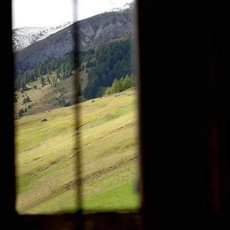 By Apartament *