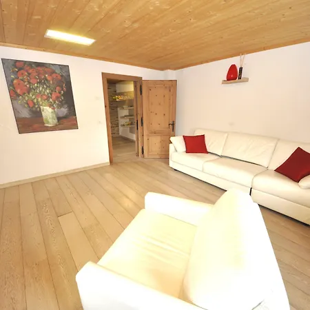 By Apartament *
